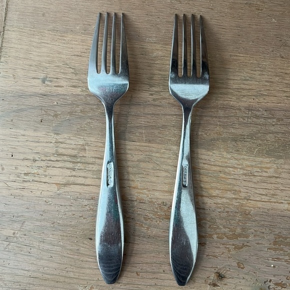 2 Oneida Comet Dinner Forks Flatware Stainless Glossy Finish - Picture 4 of 6